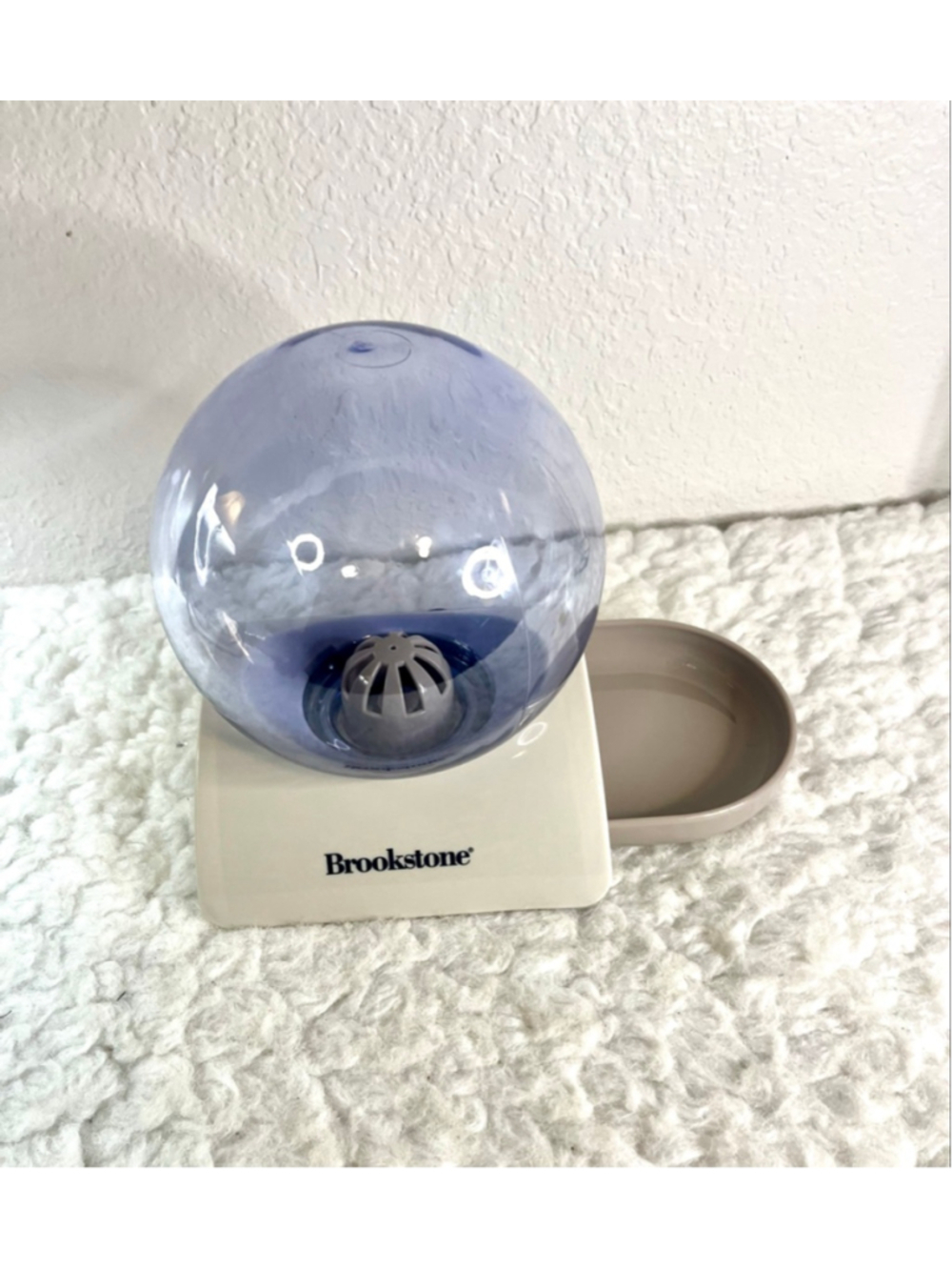 New Brookstone gravity pet water dispenser 2.8 L capacity